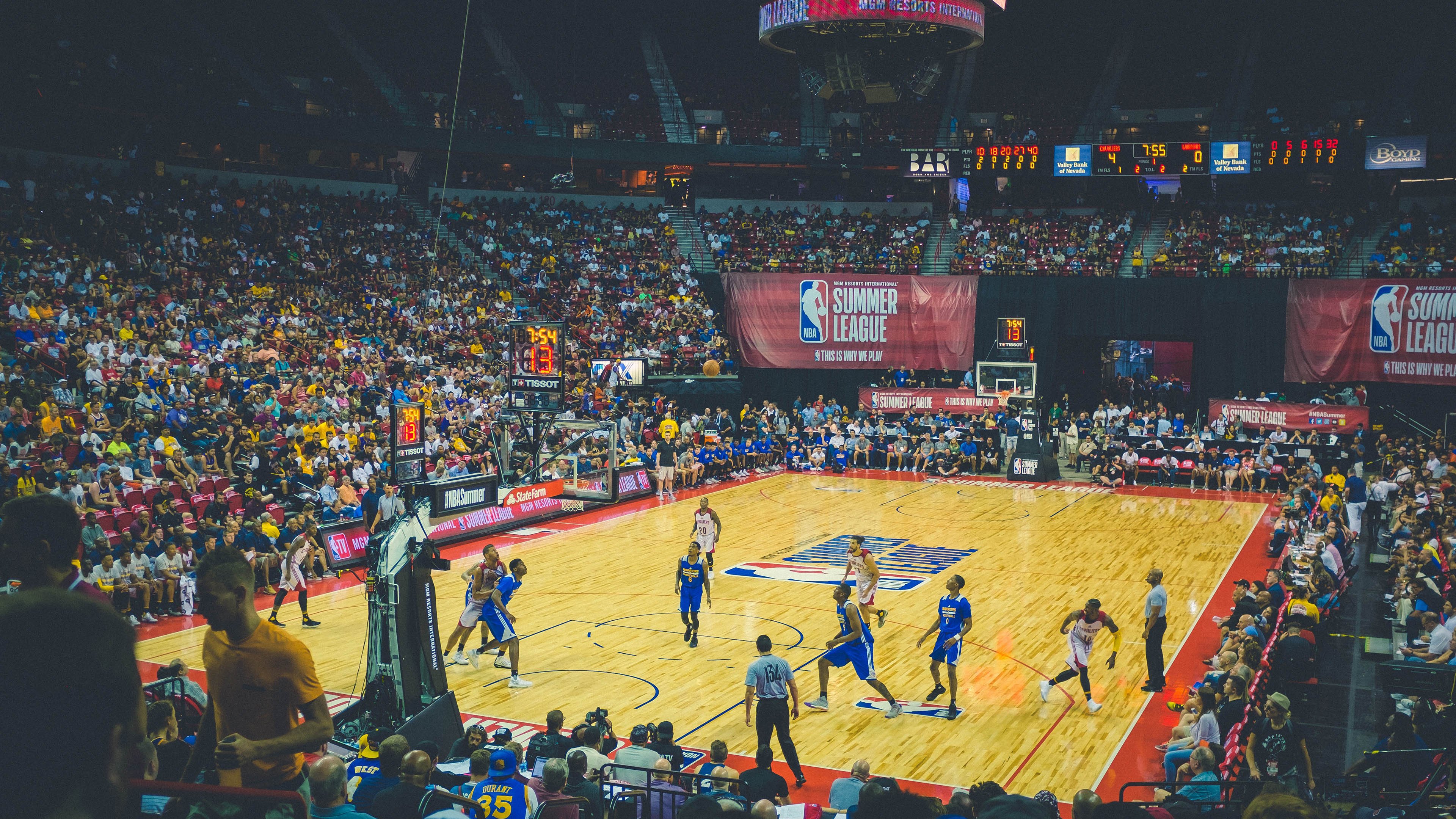 《电竞行业人才需求激增：从培训到职业路径全解析》，电竞人才的发展前景